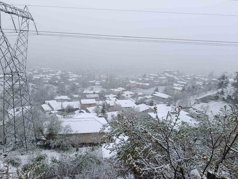 Adana’da mayısta kar sürprizi