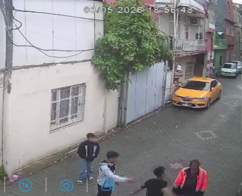 Sokakta yaşayan adamı yumruklayan çocuğa ev hapsi cezası