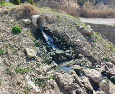 Seyhan Nehri’nde su çekilince pislik ortaya çıktı