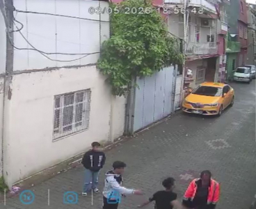 Sokakta yaşayan adamı yumruklayan çocuğa ev hapsi cezası