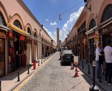 Adana Büyük Saat Araç Trafiğine Kapatılıyor!